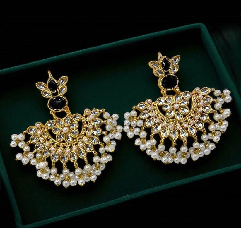 Kaneez Earrings 44